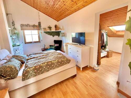 Schlafzimmer mit Ankleidezimmer - Dachgeschoss - 
