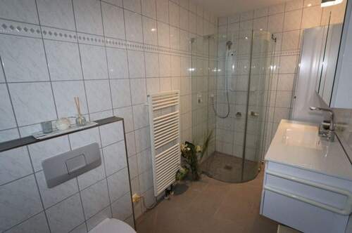 Bad mit Dusche - Souterrain - 