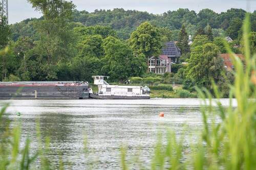 Schöne Lage direkt an der Elbe - 
