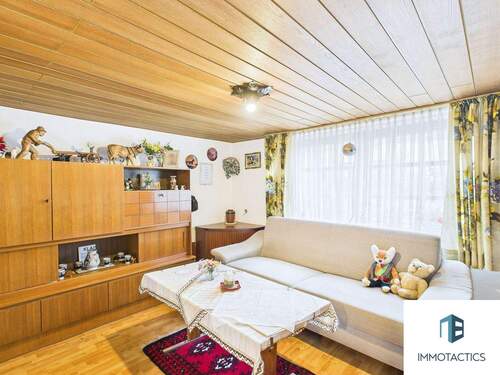 Wohnzimmer - 8 Zimmer Mehrfamilienhaus, Wohnhaus in Sommerloch