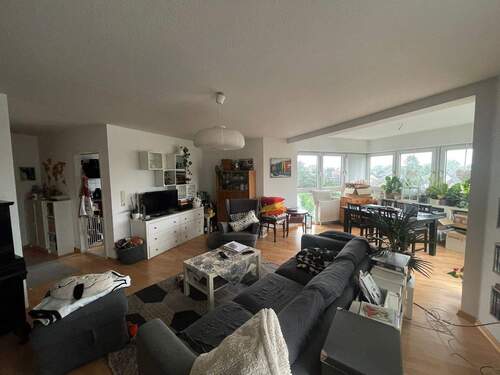 Wohnzimmer 2.jpg - Etagenwohnung mit 75,60 m&sup2; in Köln zum Kaufen