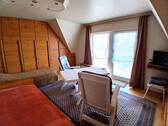 Schlafzimmer mit Balkon DG - 