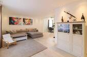 Wohnzimmer - 5 Zimmer Einfamilienhaus zum Kaufen in Maintal