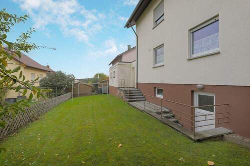 Rückansicht und Garten - 