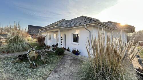 Hausansicht - 4 Zimmer Bungalow zum Kaufen in Hohenkirchen