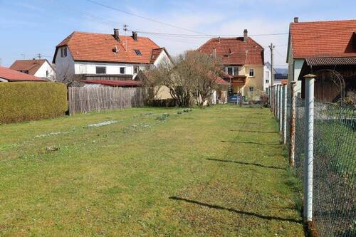 Garten beim Haus - 6 Zimmer Mehrfamilienhaus, Wohnhaus zum Kaufen in Balingen