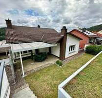 +++In unverbaubarer Lage: Charmantes Einfamilienhaus mit kleiner Einliegerwohnung, Panoramablick, Terrassen, Garten, Garage in ruhiger, idyllischer La - Waldfischbach