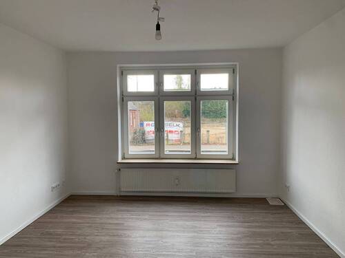 Wohnzimmer 1 - Vollsanierte 2,5 Zimmer Wohnung in Winsen Luhe