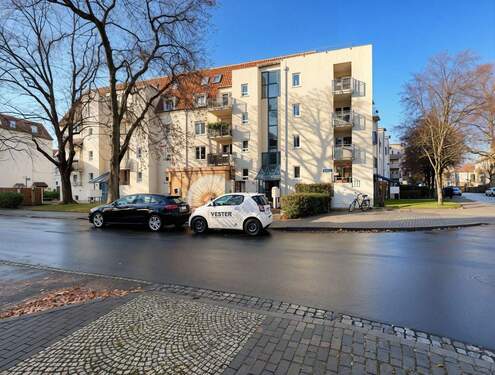 Seitenansicht - 2 Zimmer Etagenwohnung zum Kaufen in Dresden