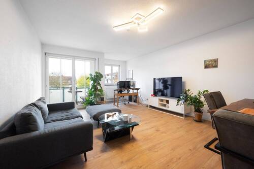 helles Wohnzimmer - Top gepflegte 2-Zimmer-Wohnung im begehrten Markt Schwaben