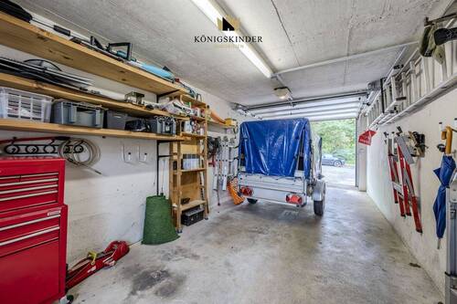  Komfortable Garage mit elektrischem Tor. - 