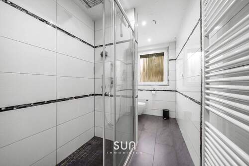 BADEZIMMER MIT TAGESLICHT - 