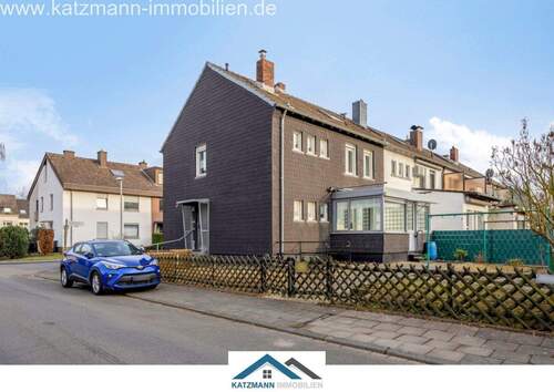 Bild 1 - 1-2 Familienhaus mit Garage - Wohnen & Vermieten kombinierbar, fußläufig zur S-Bahn-Station