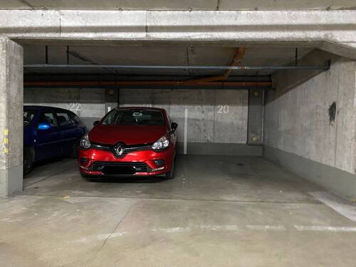 Tiefgaragenstellplatz - 