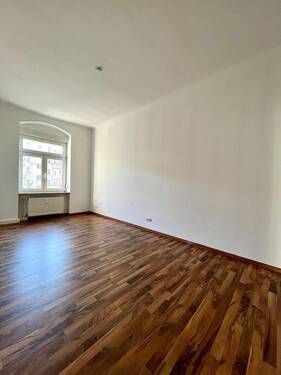 Schlafzimmer/Wohnzimmer - 2 Zimmer Etagenwohnung in Dresden