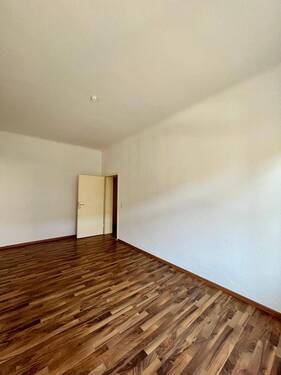Schlafzimmer/Wohnzimmer - Etagenwohnung mit 52,00 m² in Dresden zum Kaufen