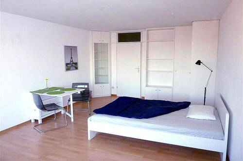 Wohn-/Schlafzimmer - 1 Zimmer Etagenwohnung zum Kaufen in München