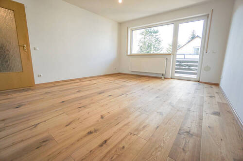 großzügiger Wohn- und Essbereich mit offener Küche - Etagenwohnung mit 101,00 m² in Rednitzhembach zur Miete