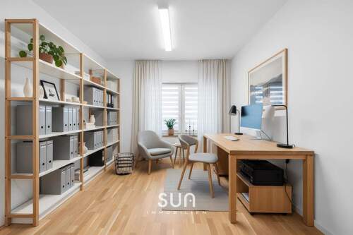 HELLES ARBEITSZIMMER - 
