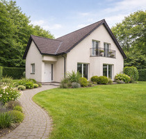 Berlin-Lichtenberg: Traumhaft ruhiges Einfamilienhaus mit sonniger Terrasse, großem Garten & hoher Wohnqualität in begehrter Lage