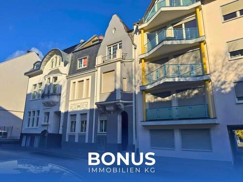 Hausansicht - Schicke 4 Zimmer-Maisonette-ETW * Altbau Flair! * begehrtes Gründerzeitviertel * herrliche Terrasse