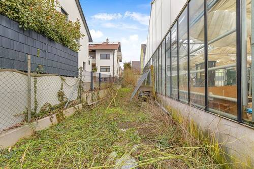 seitlicher Grundstücksstreifen - 