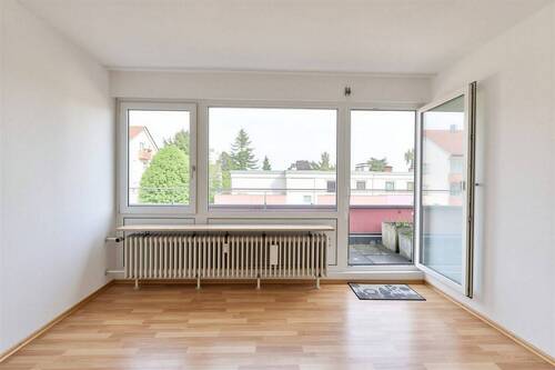 Wohnzimmer - 2 Zimmer Etagenwohnung zum Kaufen in Konstanz