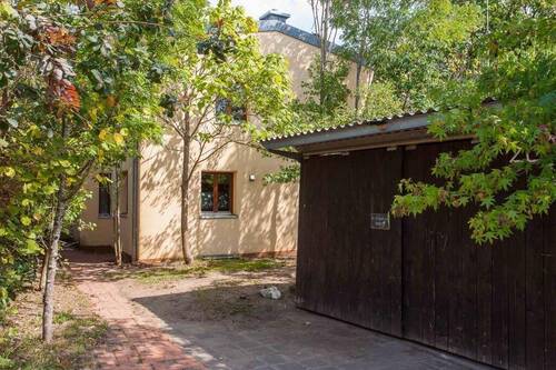 Zuwegung zum EFH - 9 Zimmer Einfamilienhaus zum Kaufen in Erlangen