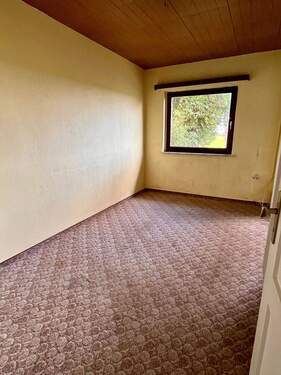 Esszimmer und und Durchgang ins Wohnzimmer - 5 Zimmer Doppelhaushälfte in Wenzendorf