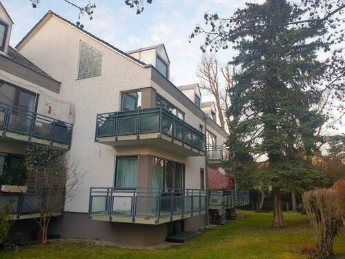 Hausansicht mit Balkon.jpg - 