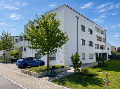 Hausansicht - 'Moderne 2-Zimmer-Erdgeschoss-Wohnung mit Privatgarten im Straubinger Osten -