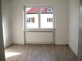 Wohnzimmer - Nichtraucher-Wohnung! sonnige 2,5 Raum mit Wanne 2. OG - keine WG