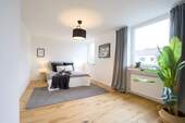 Schlafzimmer (Originalfoto) - Direkt einzugsbereit - Reihenhaus, großer Garten, Garage in Langenfeld Richrath