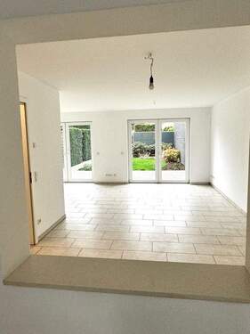 Wohnzimmer /Essbereich - 