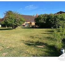 Baugrundstück in ruhiger Ortslage von Neuburg - für Einfamilien- oder Doppelhaus geeignet - Neuburg-Steinhausen