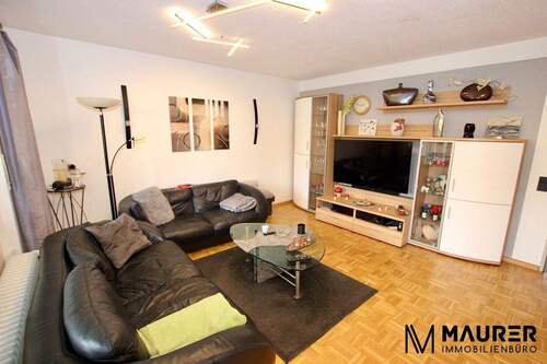 Wohnzimmer_Ansicht II - 3 Zimmer Etagenwohnung in Denzlingen