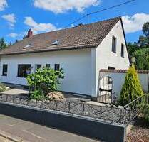 Freistehendes EinZwei-Familien-Haus in sonniger Höhenlage in Konz Könen