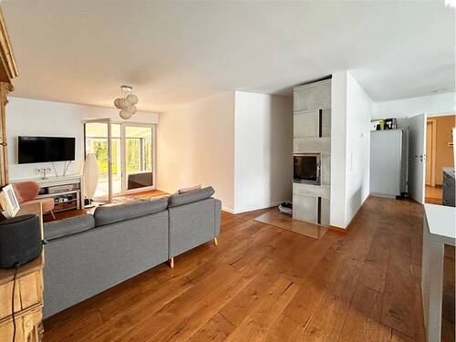 EG Wohnen mit Kamin und Zugang zum Wintergarten u Terrasse - 