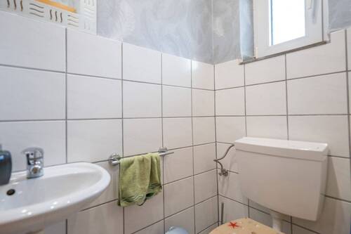 Gäste WC - 4 Zimmer Doppelhaushälfte in Titz