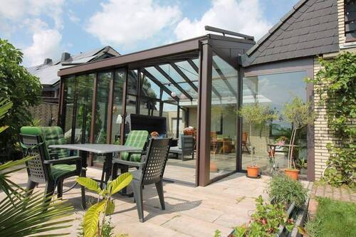 Terrasse und Wintergarten - 