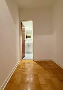 Garderobe vor dem Duschbad - 