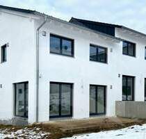 Erstbezug KFW55: Helle Doppelhaushälfte mit Südausrichtung - Windorf