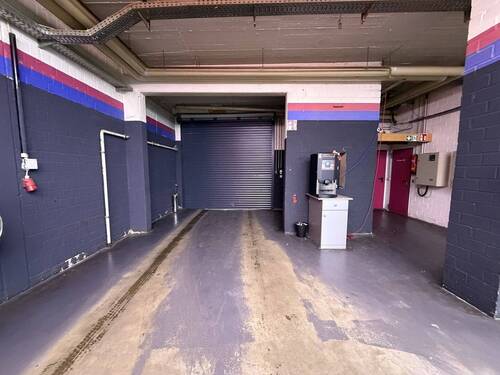 Zufahrt Gewerbehalle - 