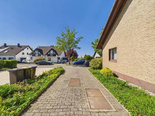 Einfahrt zum Garten - 