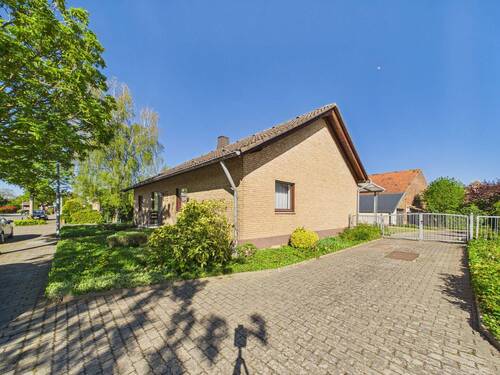 Seitenansicht - 4 Zimmer Einfamilienhaus in Euskirchen