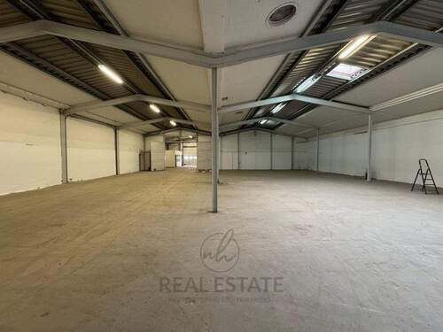1.jpg - ebenerdiges Lager mit ca. 640 m² und Rolltor in Hamburg Rothenburgsort