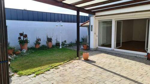 Überdachte Terrasse - Einfamilienhaus mit 130,00 m² in Köln - Rodenkirchen zur Miete