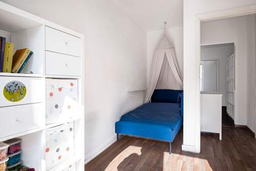 Kinderzimmer mit praktischer Bettnische - 