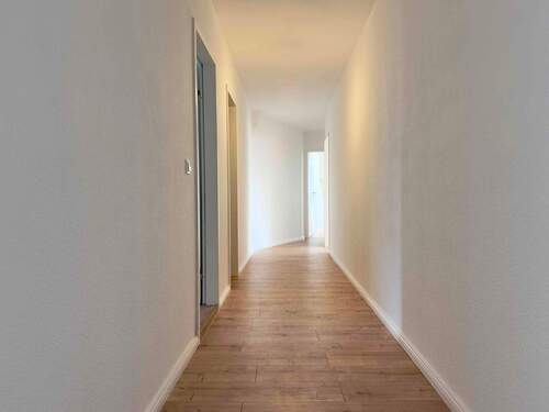 Flur - Etagenwohnung mit 86,40 m&sup2; in Berlin zum Kaufen