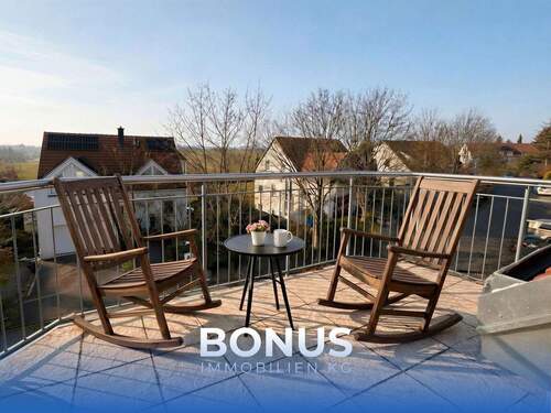 Balkon und Aussicht - Erstbezug nach Sanierung 